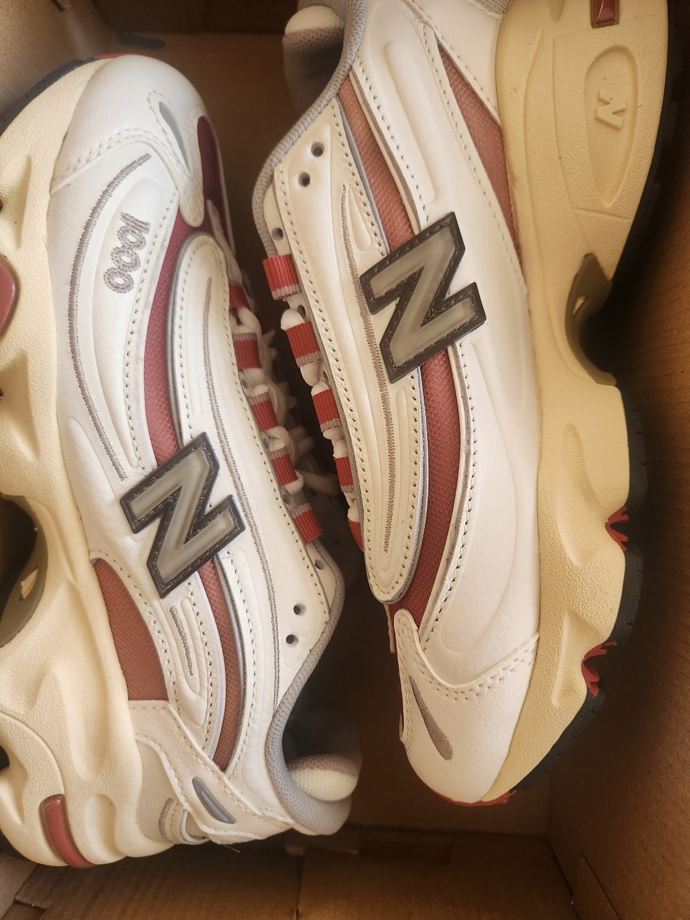 New Balance 1000 White Red Size 5.5M (7W)